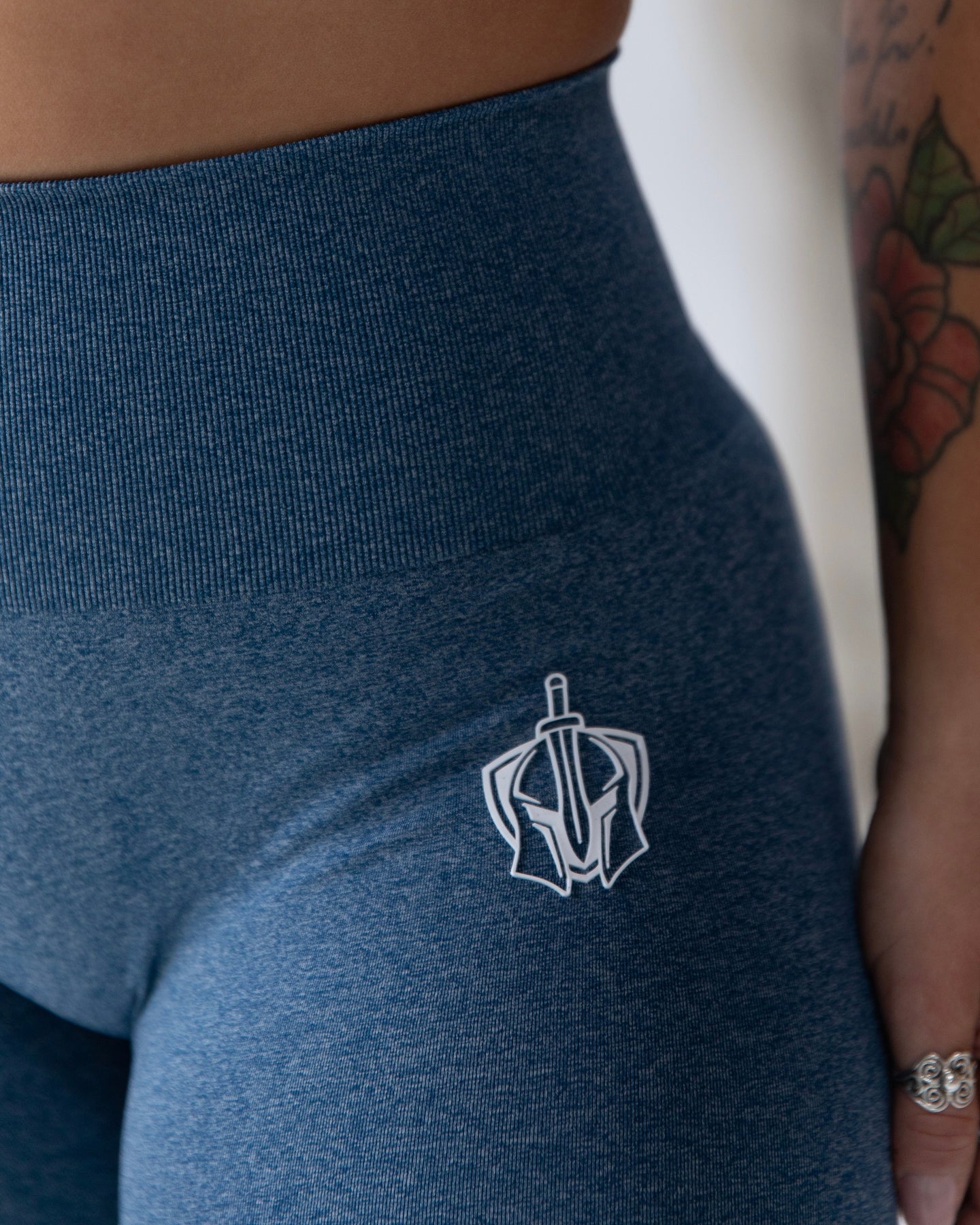 Badge Curve Legging