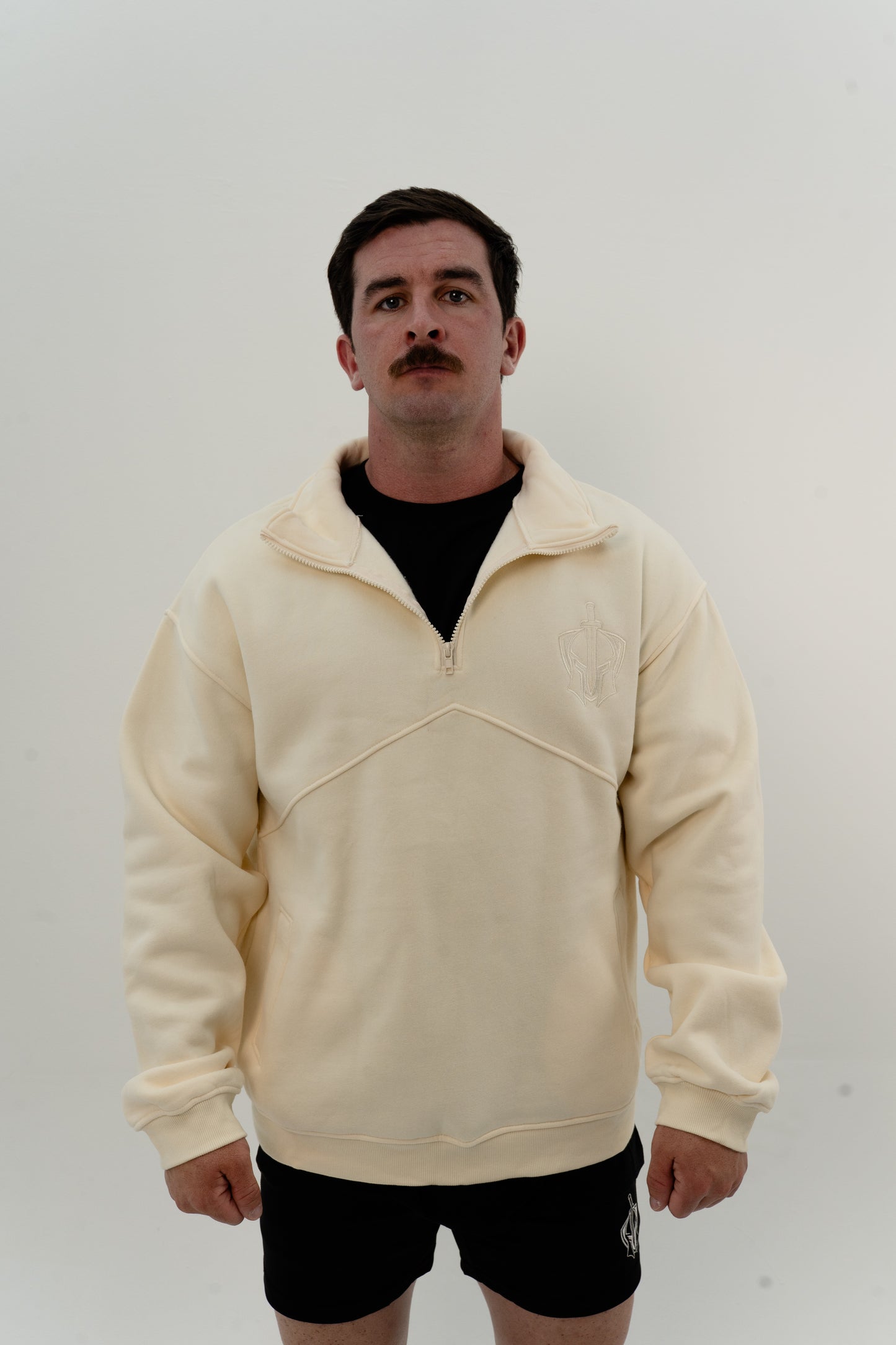 Badge 1/4 Zip Pull Over